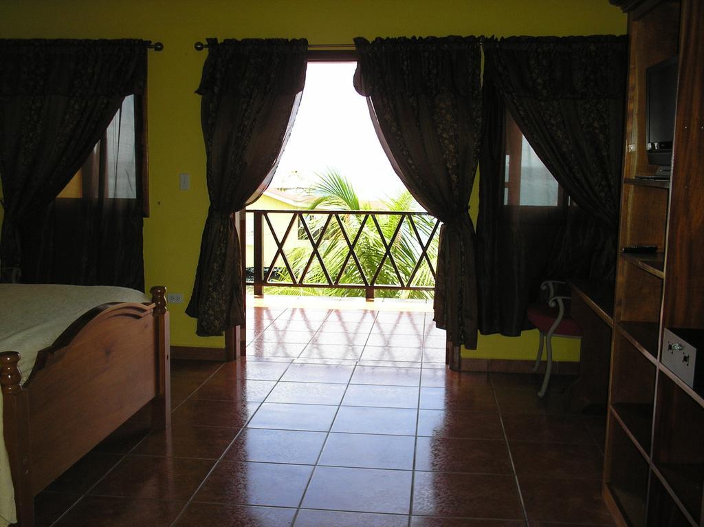 Hotel Alan's Paradise Placencia
