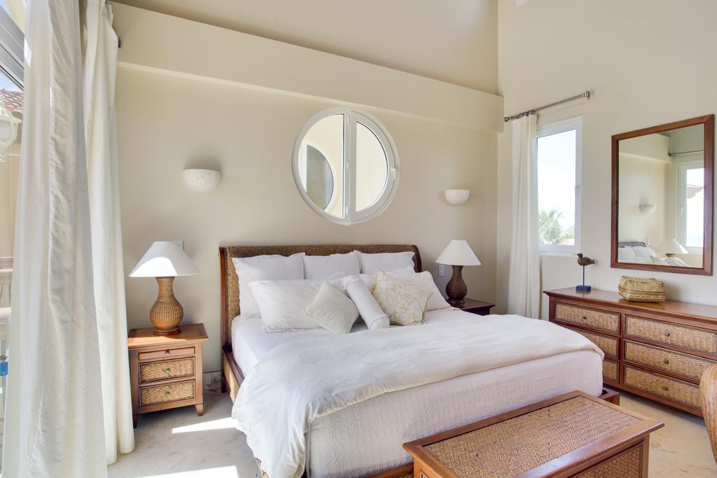 Villa Belizean Cove Estates Luxury Beachfront *