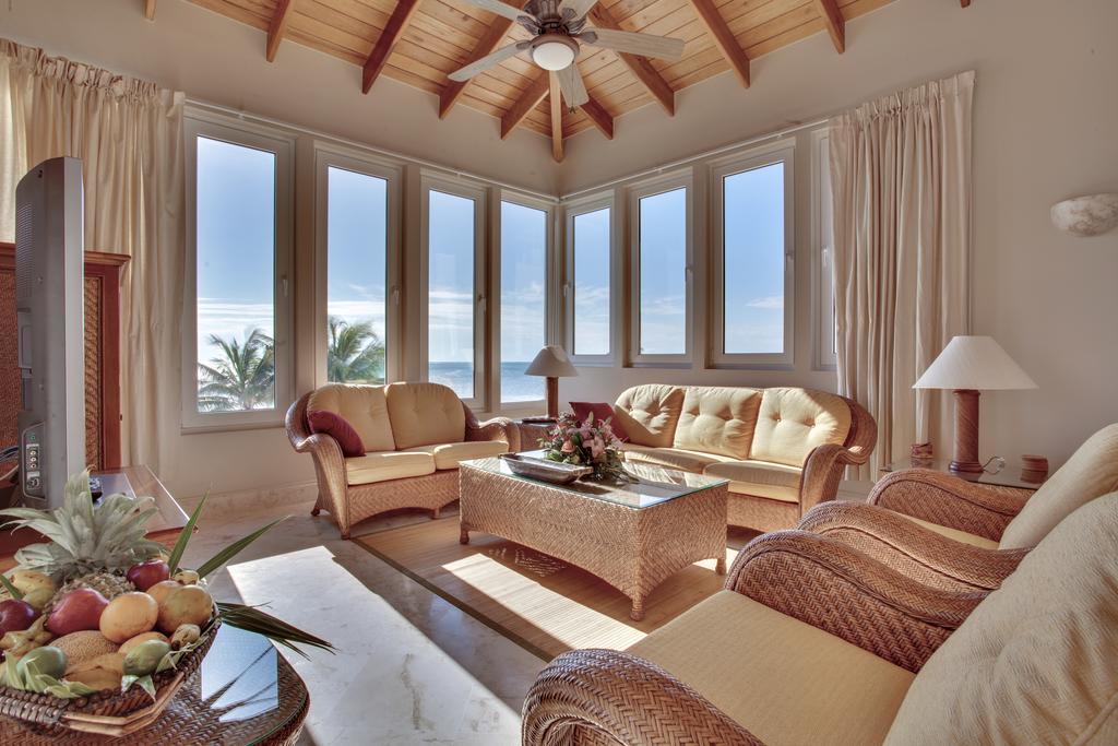 Villa Belizean Cove Estates Luxury Beachfront