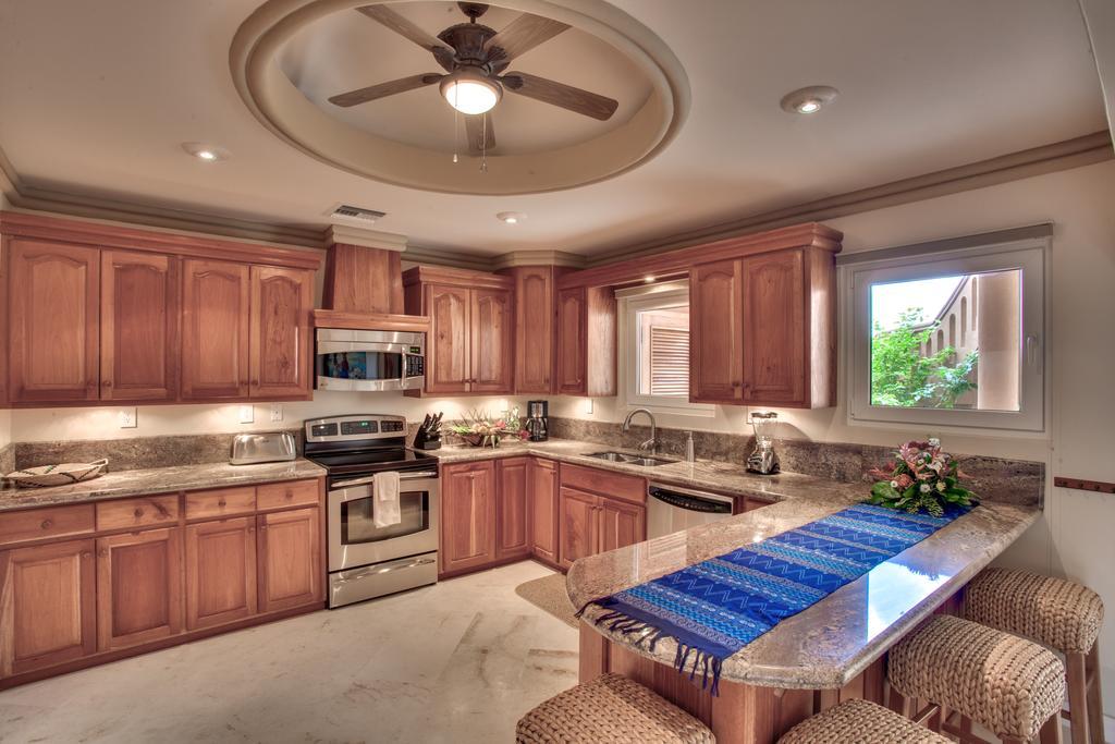 Villa Belizean Cove Estates Luxury Beachfront San Pedro (Ambergris Caye)