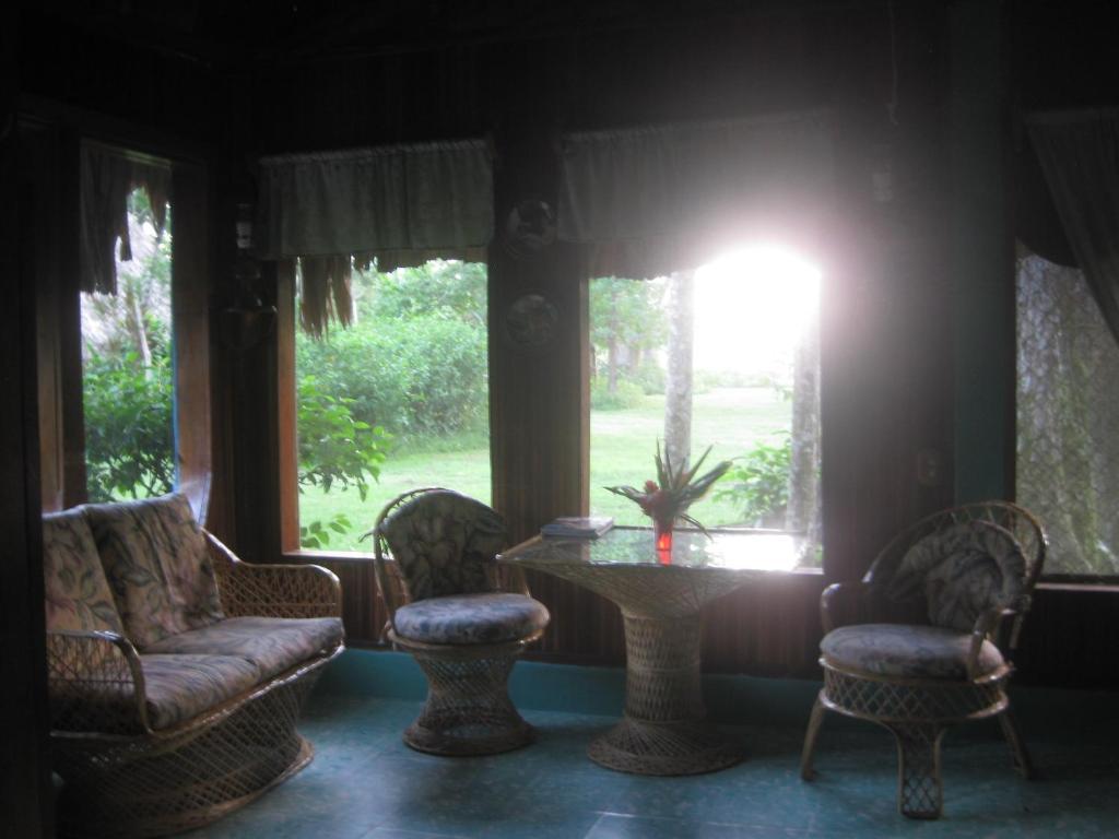 Banana Bank & Jungle Horseback Adventures Lodge Belmopan