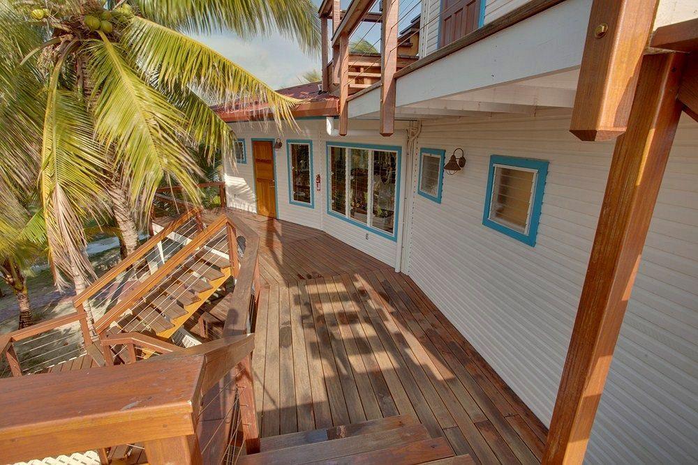 Hatchet Caye Island (adults Only) Placencia