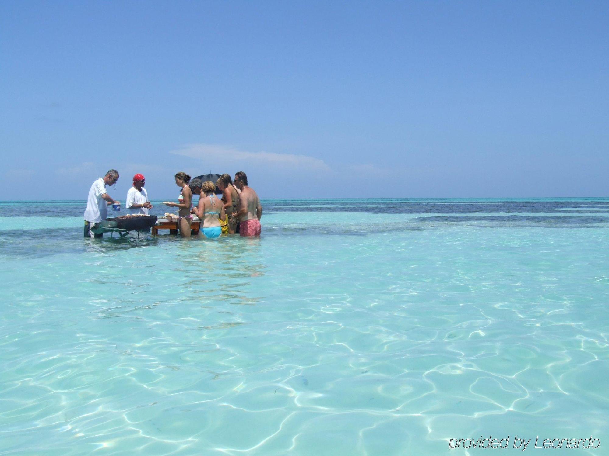 St. George's Caye Resort 3*