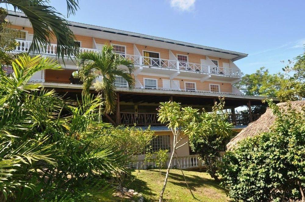 Cahal Pech Village 3*