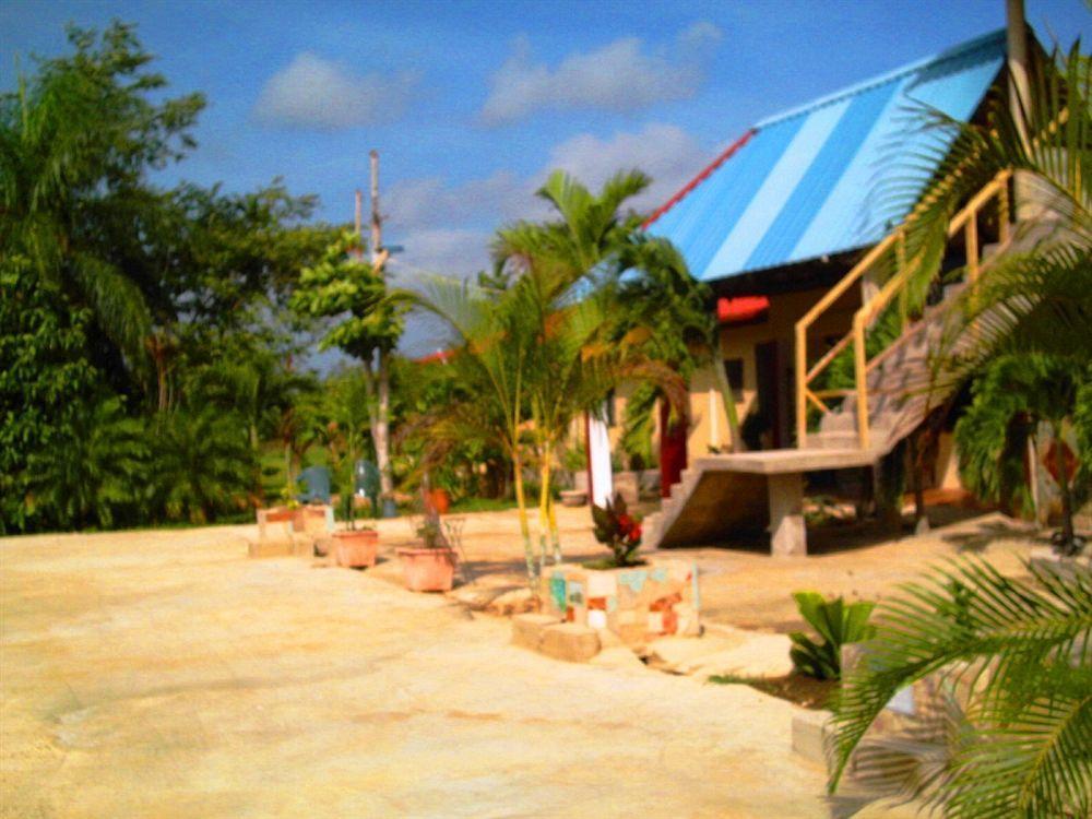 King Bed Hotel Belmopan