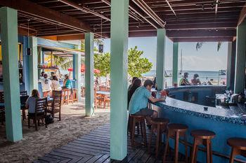 Sandbar Beachfront & Restaurant * San Pedro (Ambergris Caye)