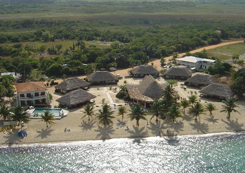 The At Jaguar Reef Hopkins