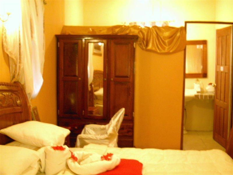 Hotel King Bed