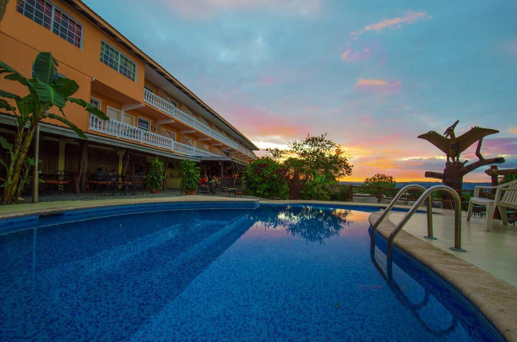 Resort Cahal Pech Village 3*