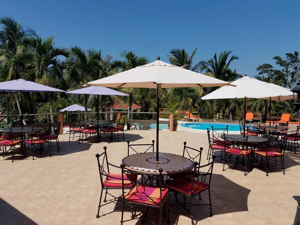 The Log Cab-inn Resort 3*