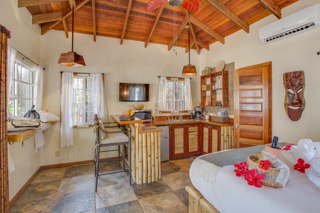 Caribbean Lodge *