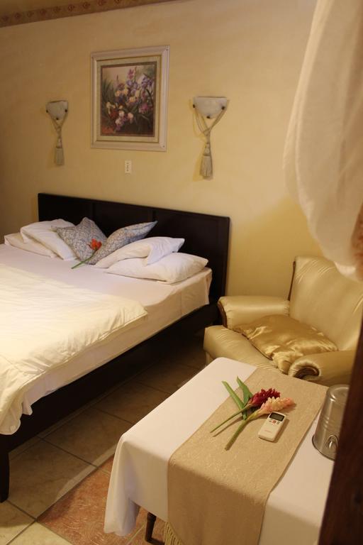 Hotel King Bed
