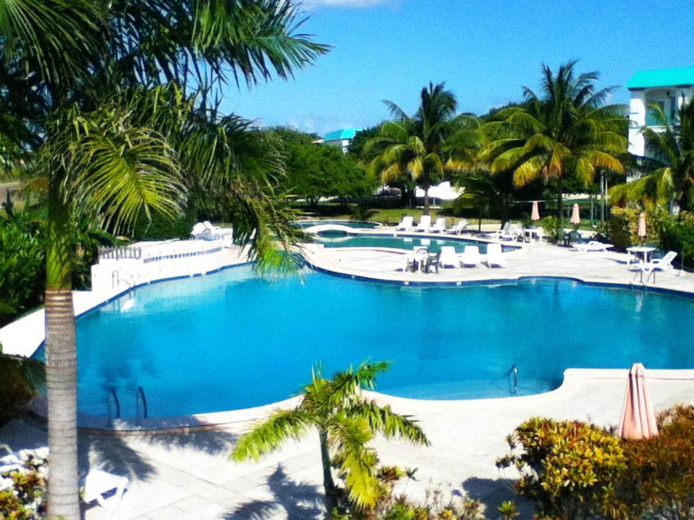 Western Grand Baymen Gardens