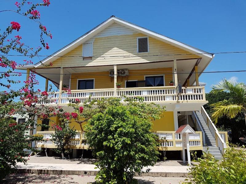 Hotel Serenade Placencia