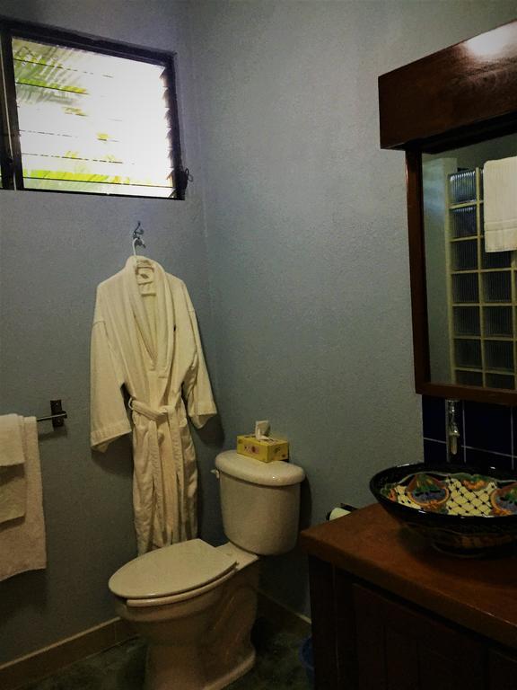 Royale Manor * Corozal