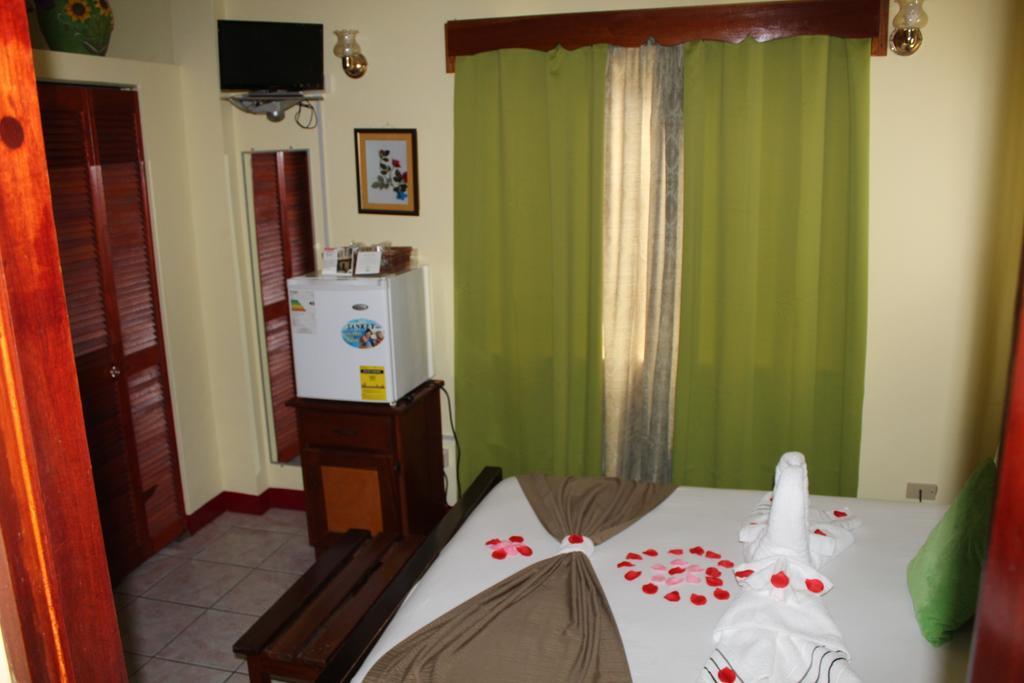 Belcove & Belize City