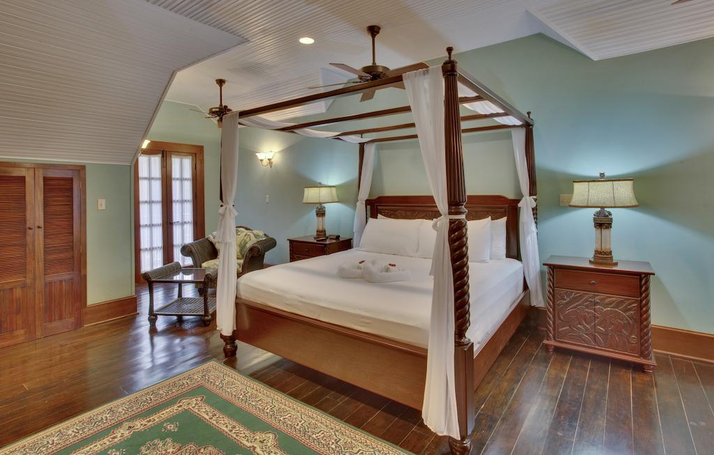 Mahogany Hall Luxury Boutique