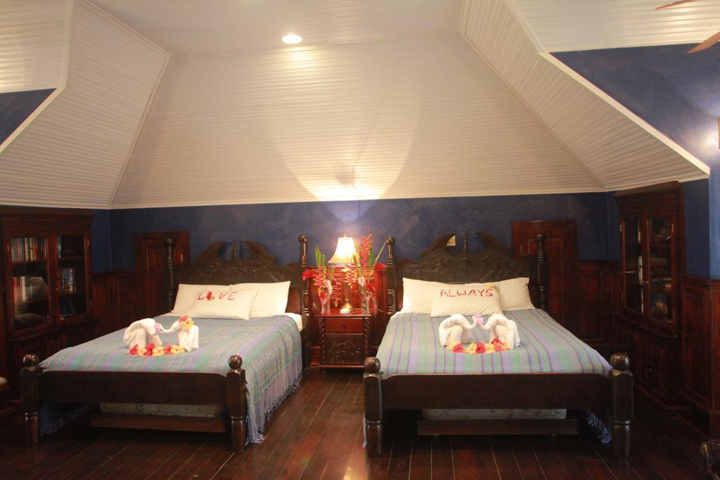 Mahogany Hall Luxury Boutique 5* San Ignacio