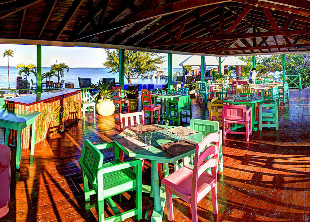 Resort Blackbird Caye 3*