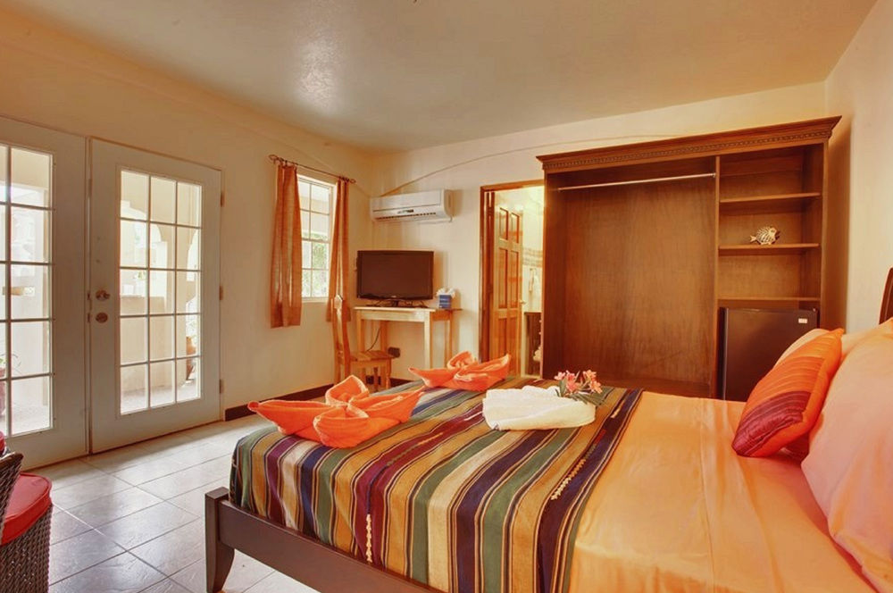 Caribbean Shores Bed & Breakfast 3*