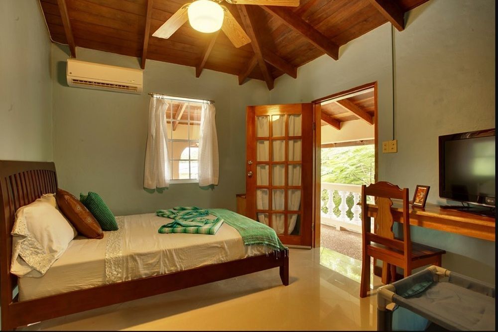 Bed & Breakfast Caribbean Shores