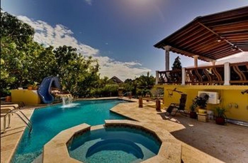 Caribbean Shores Bed & Breakfast 3*