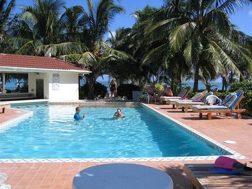 Tradewinds Paradise Hotel 3*