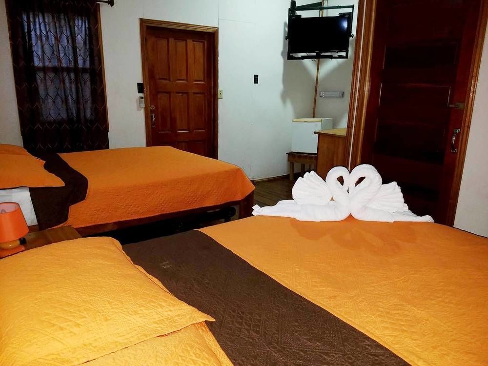 The Log Cab-inn Resort San Ignacio
