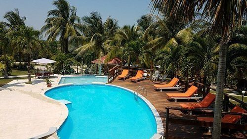 The Log Cab-inn Resort 3*