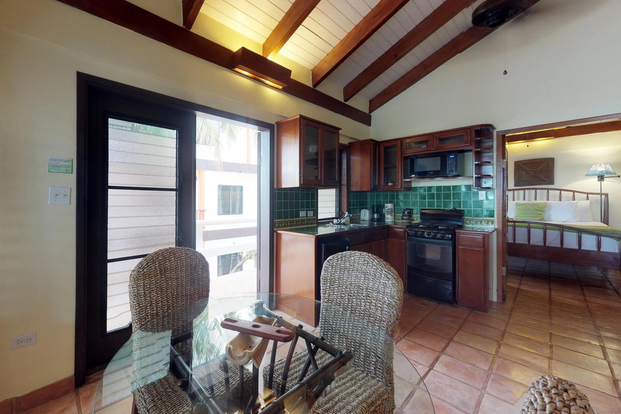 #31 @ Beachside Apartment Placencia