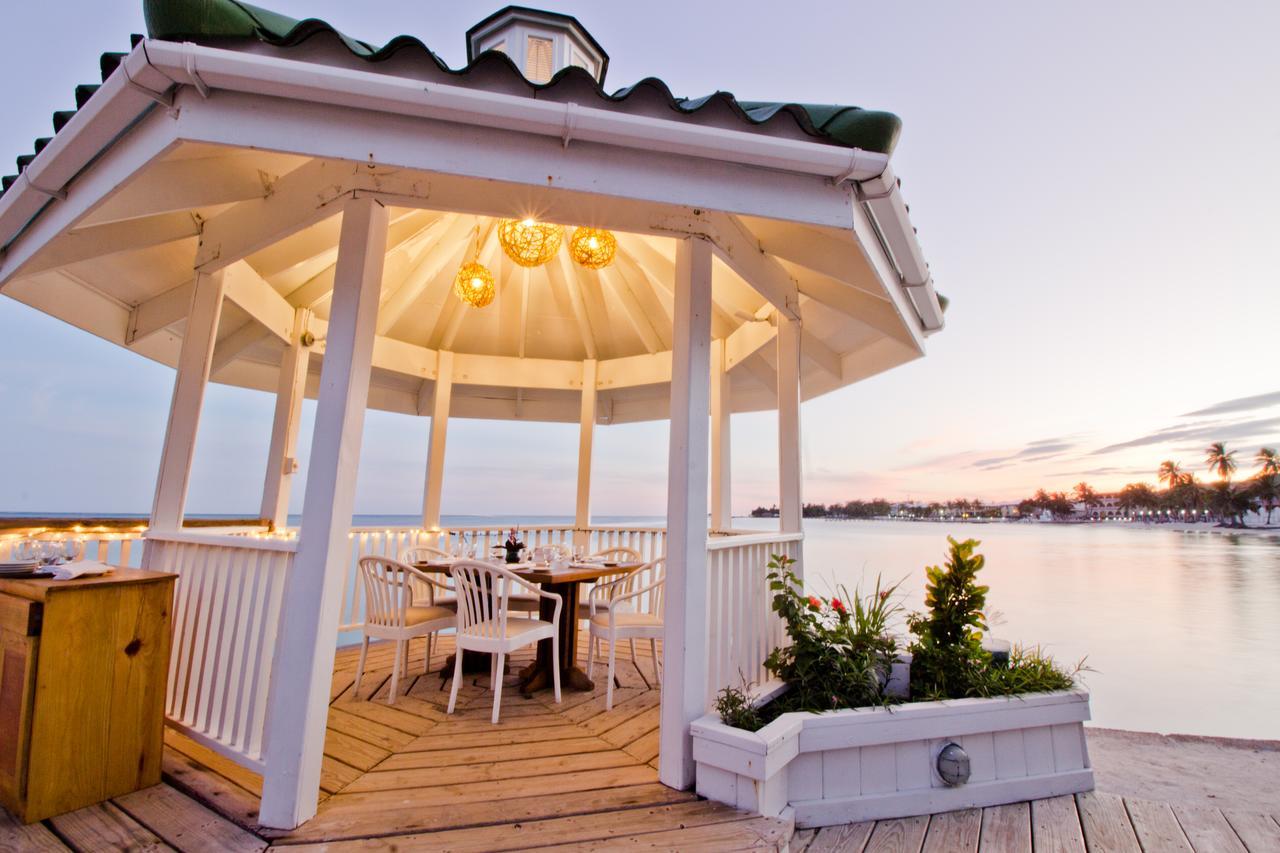 Banyan Bay Hotel
