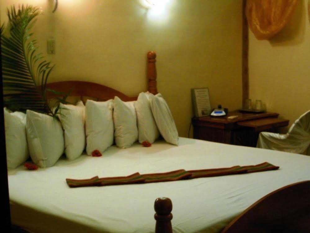 Hotel King Bed