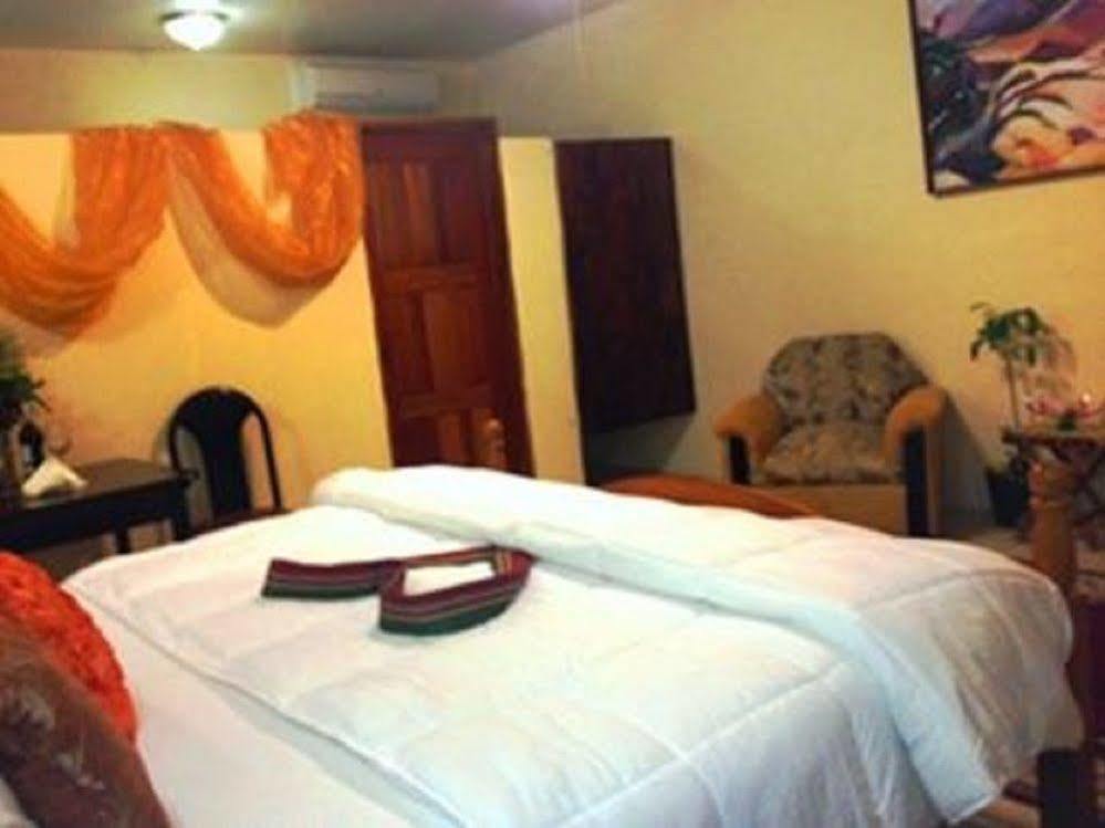 King Bed 4* Belmopan
