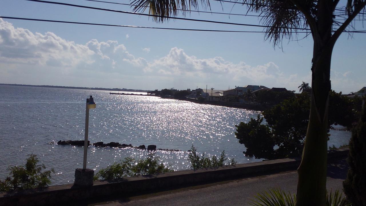 Bed & Breakfast Waterfront Seaside Guest House *