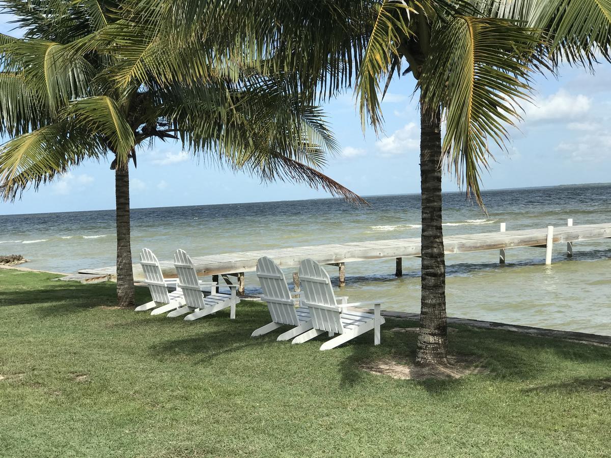Tilt-ta-dock Belize Resort