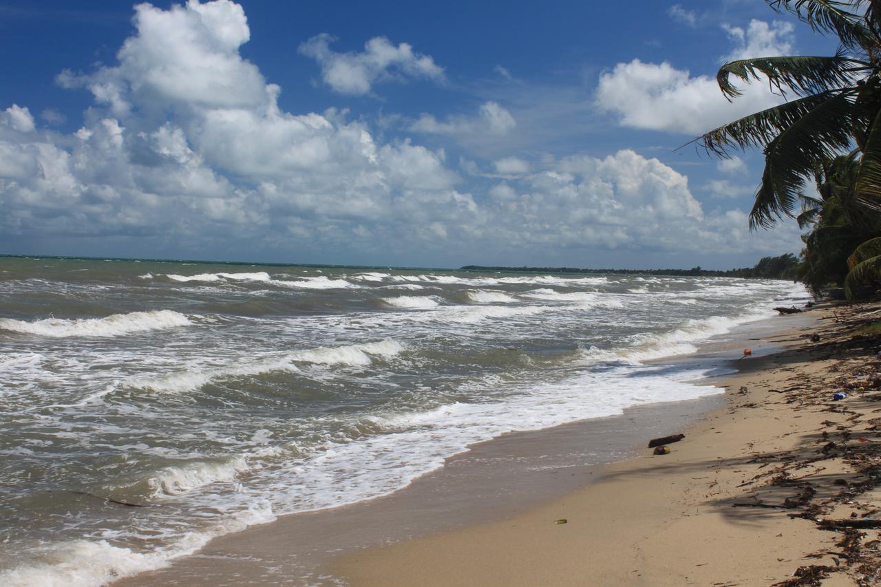 Sandpiper Beach Cabanas Holiday home Dangriga