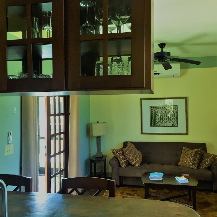Royale Manor * Corozal