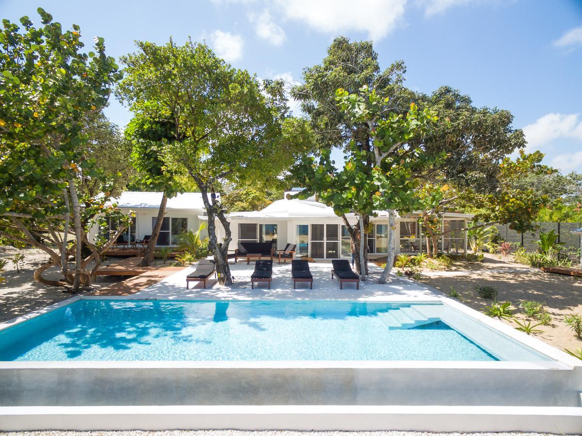 La Rotonda Placencia