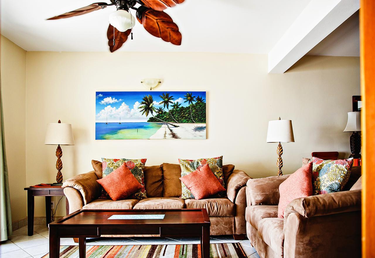 Resort Pelican Reef *