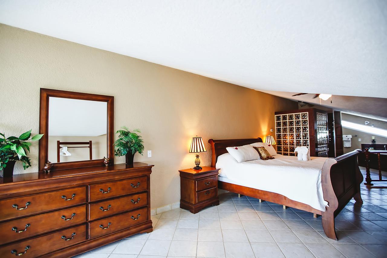Pelican Reef Resort