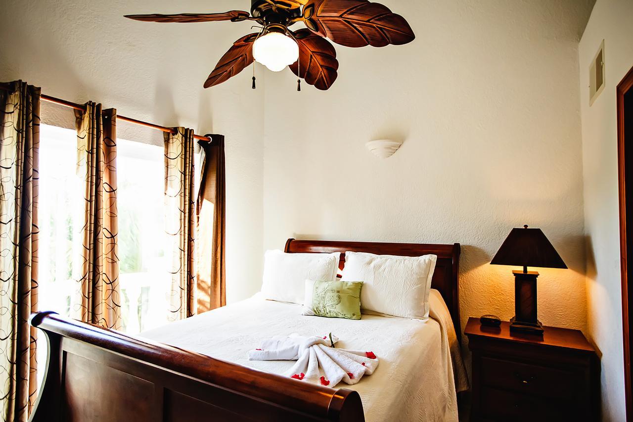 Pelican Reef Resort