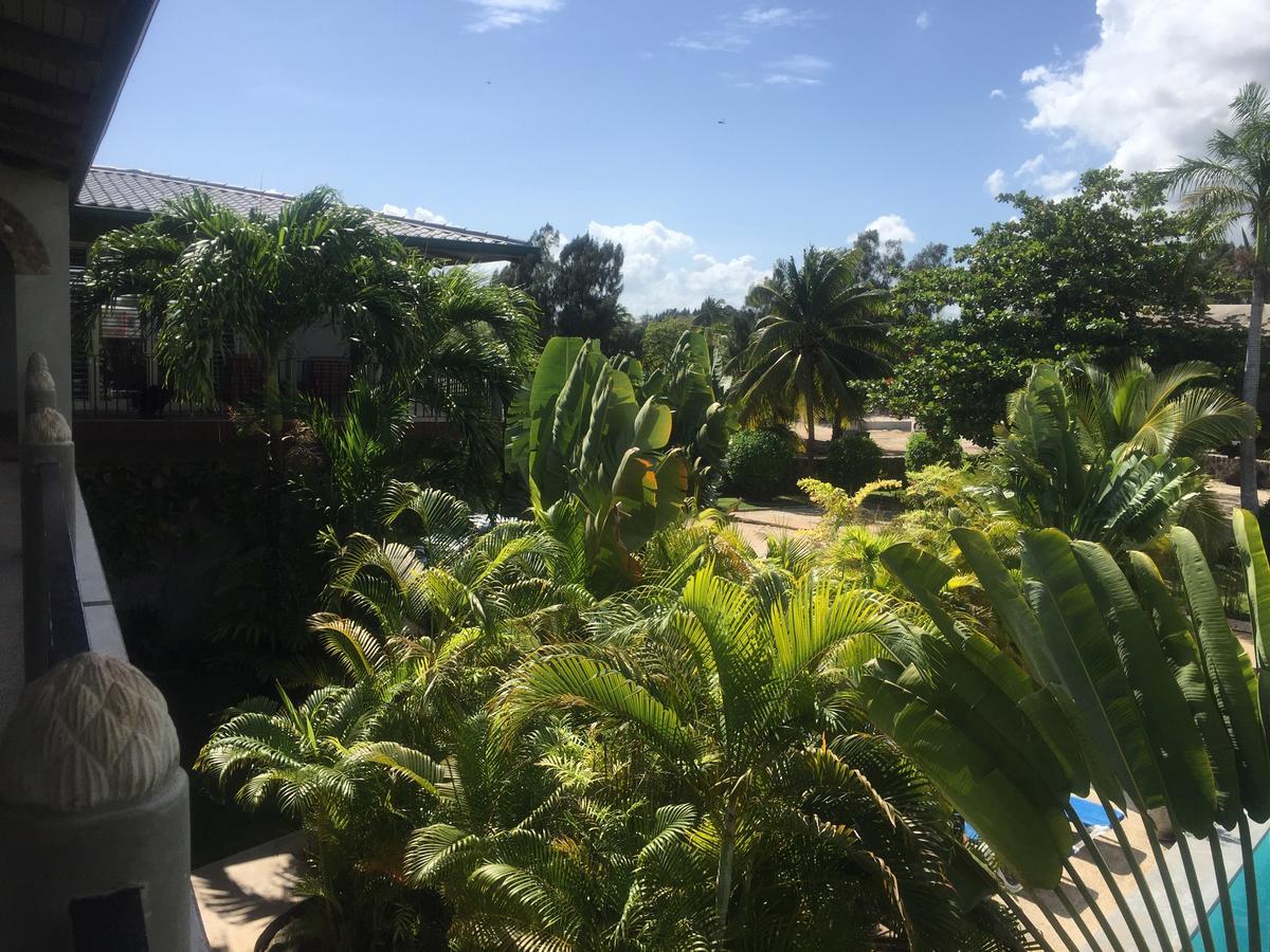Almond Tree Hotel 5*