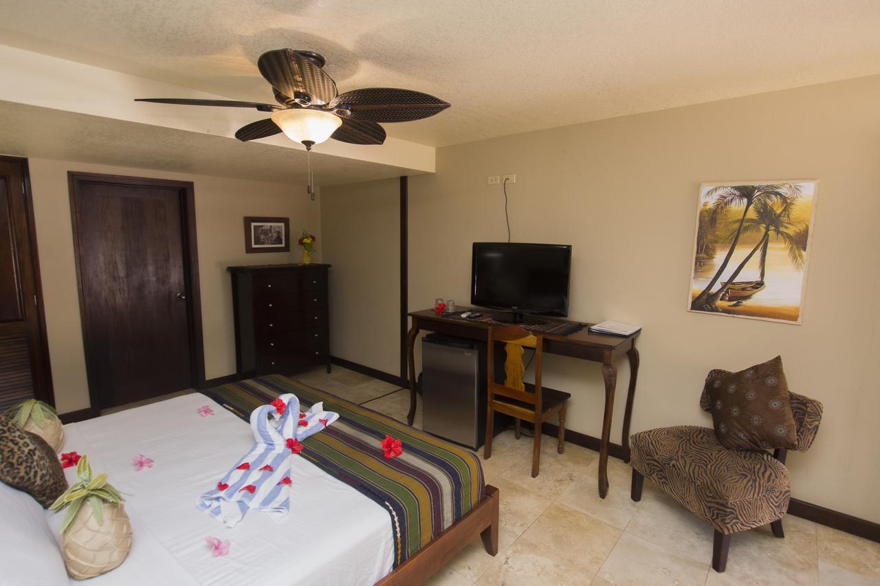 Caribbean Shores Bed & Breakfast Dangriga