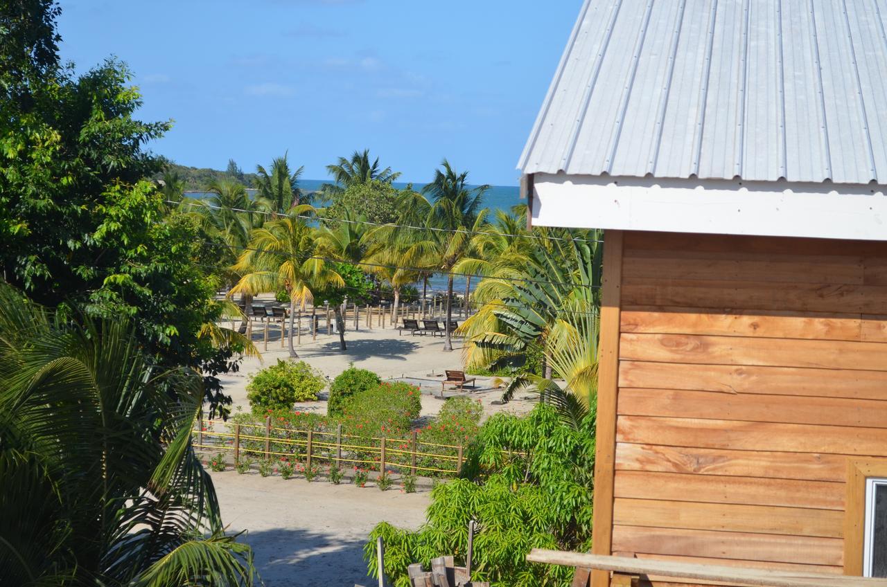 Khalkob's Estate Placencia