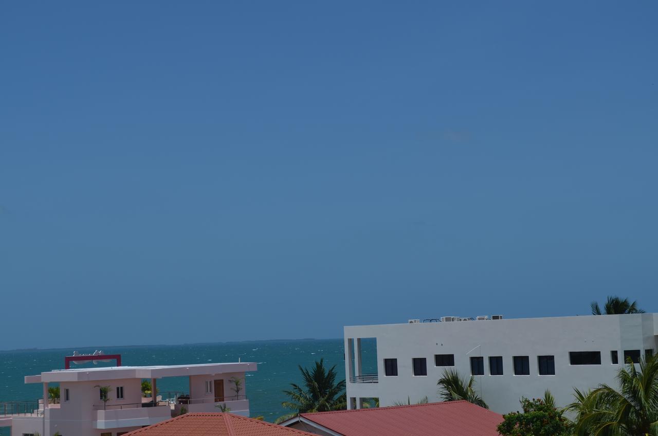 Khalkob's Estate Placencia