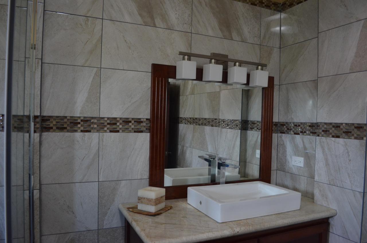 Khalkob's Estate * Placencia