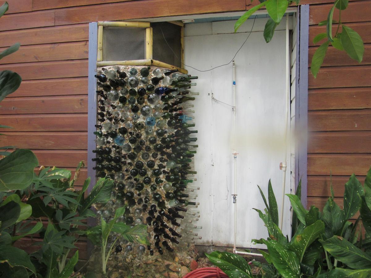 Anda Di Hows Hostel Placencia