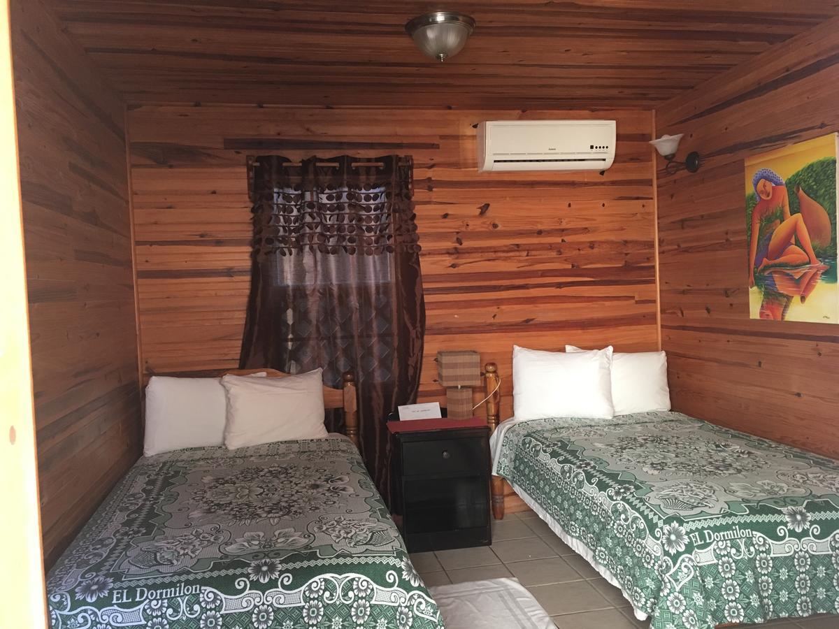 Hotel Blue Wave Caye Caulker