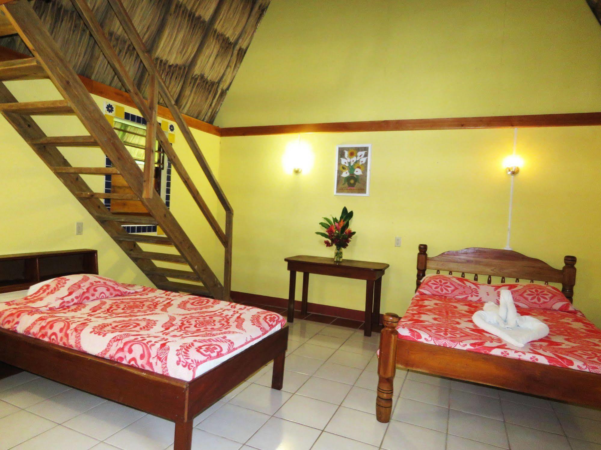 Resort Crystal Paradise San Ignacio