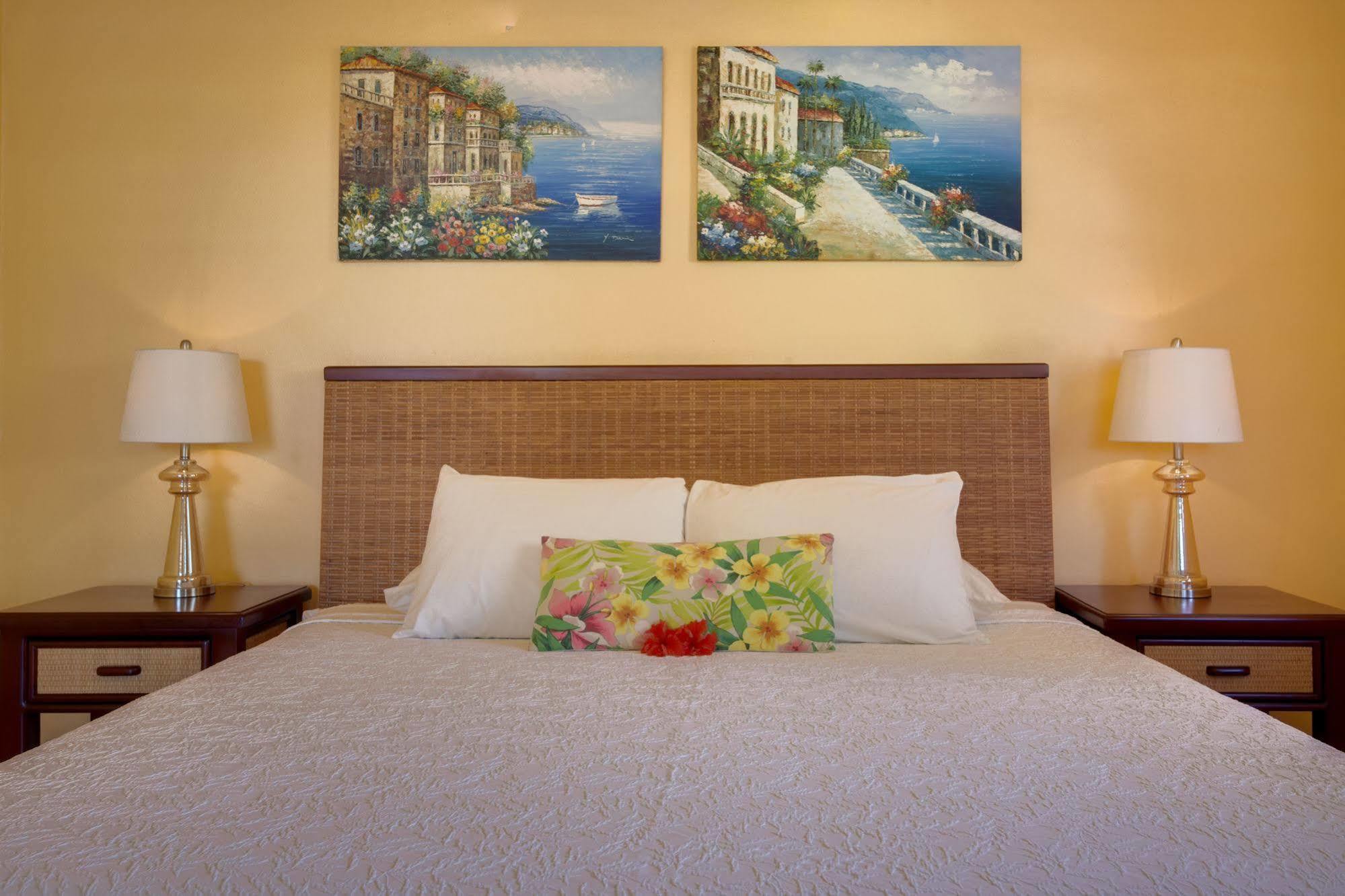 Coconut Row Hotel Hopkins